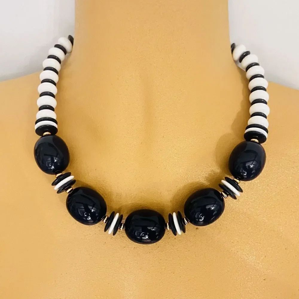 Vintage Napier Signed Lucite White Navy Blue Gold Beaded Necklace Chunky 1032